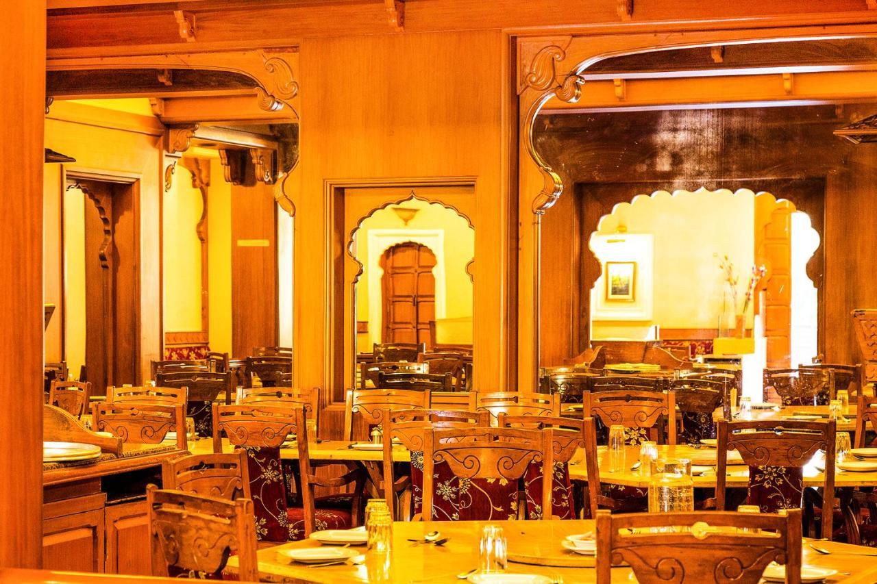 Collection O Hotel Rajwada Near The Pavillion Pune Zewnętrze zdjęcie